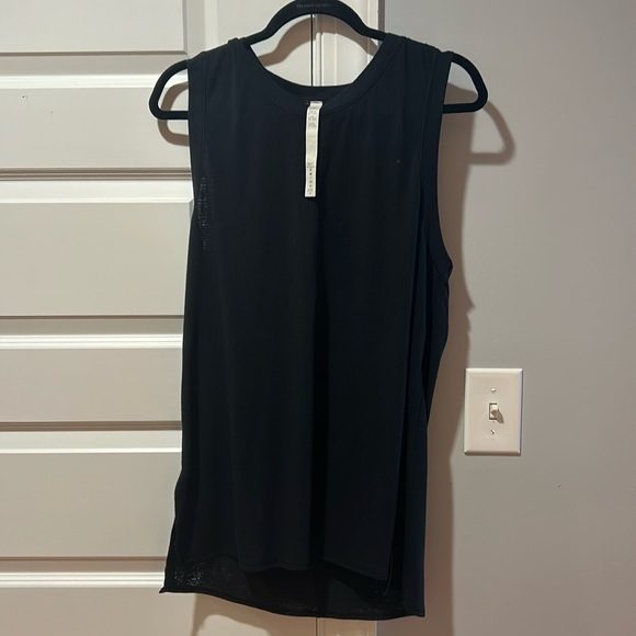Women’s Lululemon Mesh Sleeveless Top Size 12 - Picture 1 of 4